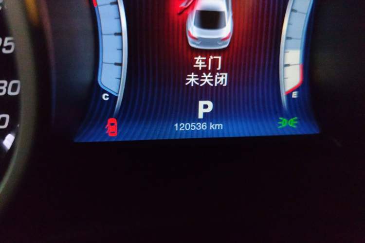 Used Maserati Ghibli 2014 3.0T Standard Edition Odometer Close Up