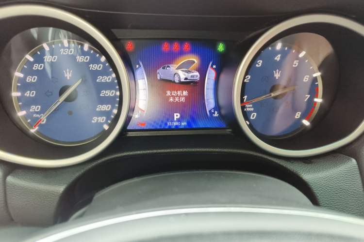 Used Maserati Ghibli 2014 3.0T Standard Edition Odometer Close Up