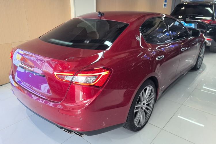 Used Maserati Ghibli 2014 3.0T Standard Edition Rear Right 45 Deg
