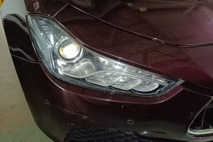 Used Maserati Ghibli 2014 3.0T Standard Edition Right Front Headlight