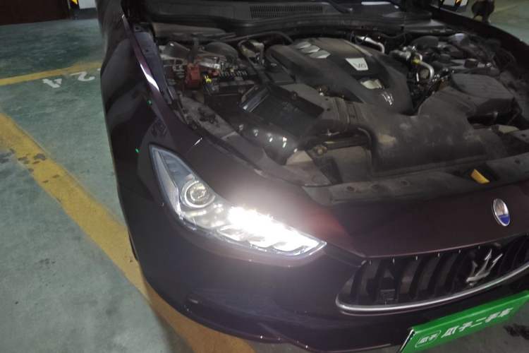 Used Maserati Ghibli 2014 3.0T Standard Edition Right Front Headlight