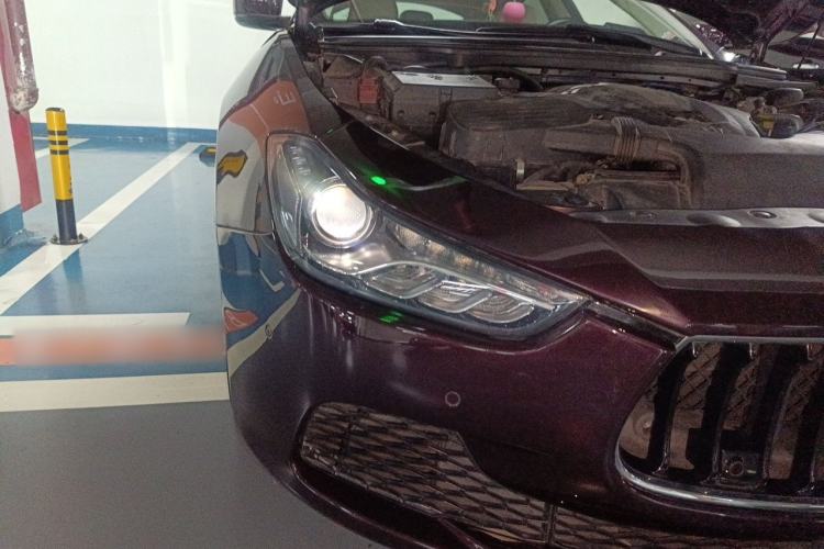 Used Maserati Ghibli 2014 3.0T Standard Edition Right Front Headlight