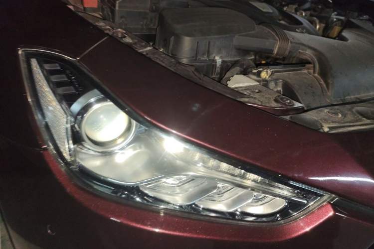 Used Maserati Ghibli 2014 3.0T Standard Edition Right Front Headlight