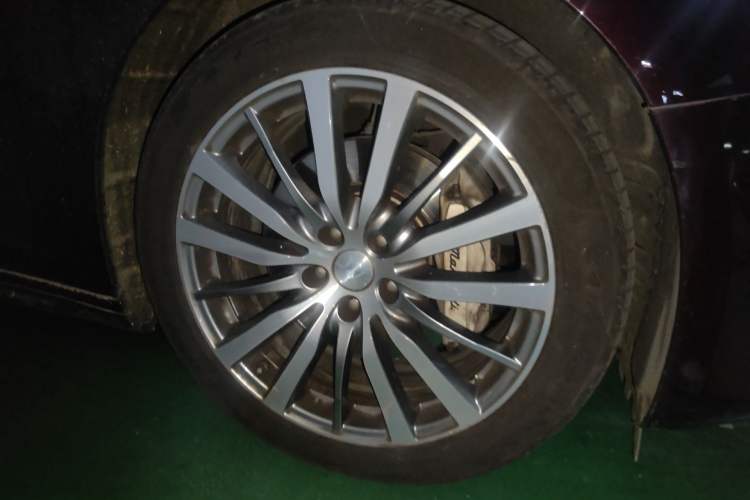 Used Maserati Ghibli 2014 3.0T Standard Edition Right Front Wheel Hub