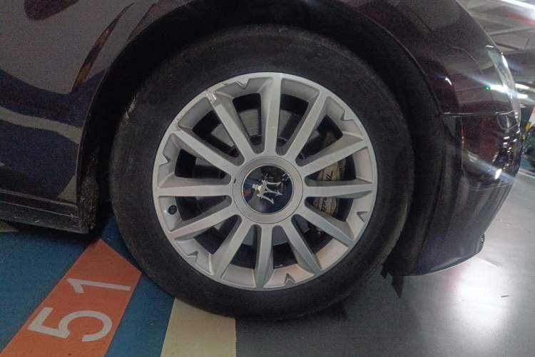 Used Maserati Ghibli 2014 3.0T Standard Edition Right Front Wheel Hub