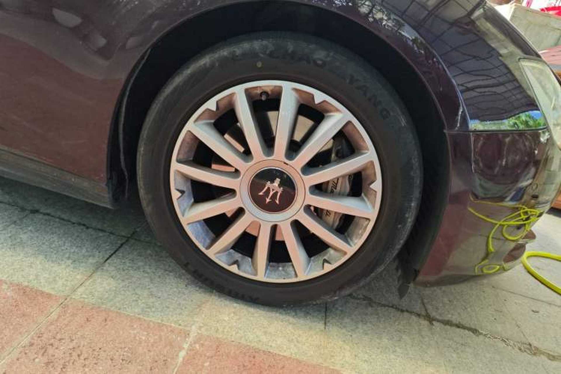 Used Maserati Ghibli 2014 3.0T Standard Edition Right Front Wheel Hub