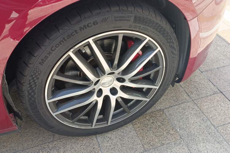 Used Maserati Ghibli 2014 3.0T Standard Edition Right Front Wheel Hub