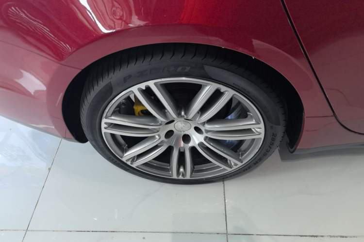 Used Maserati Ghibli 2014 3.0T Standard Edition Right Rear Wheel Hub