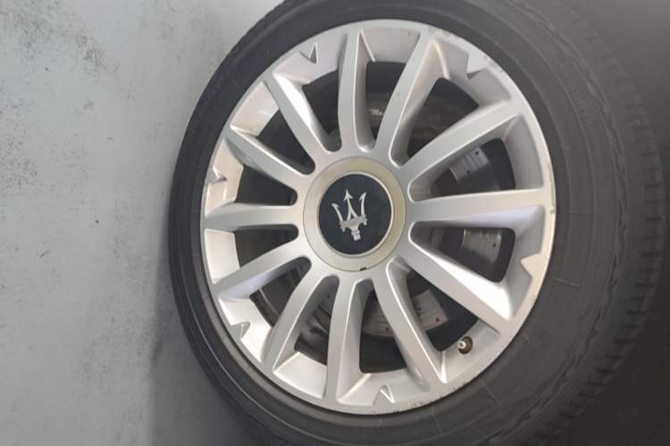 Used Maserati Ghibli 2014 3.0T Standard Edition Right Rear Wheel Hub