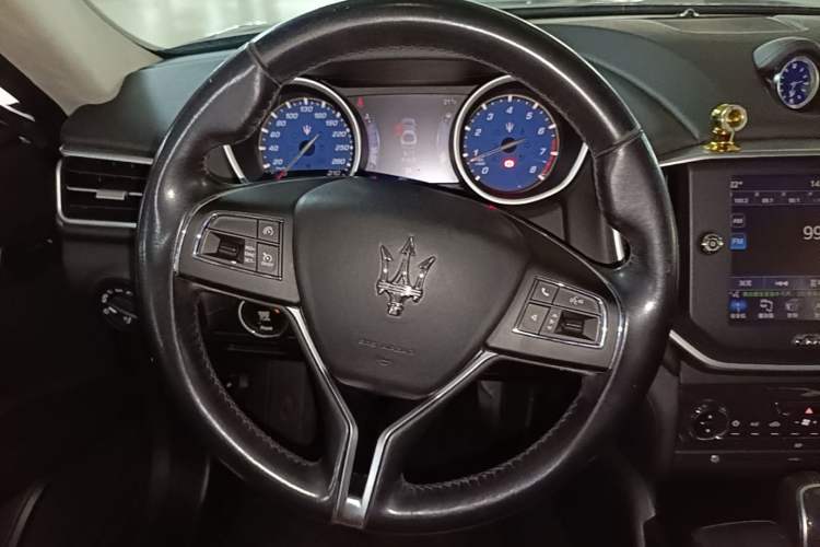 Used Maserati Ghibli 2014 3.0T Standard Edition Steering Wheel