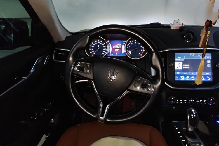 Used Maserati Ghibli 2014 3.0T Standard Edition Steering Wheel