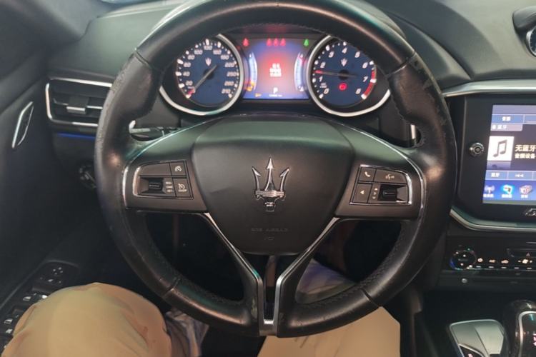 Used Maserati Ghibli 2014 3.0T Standard Edition Steering Wheel