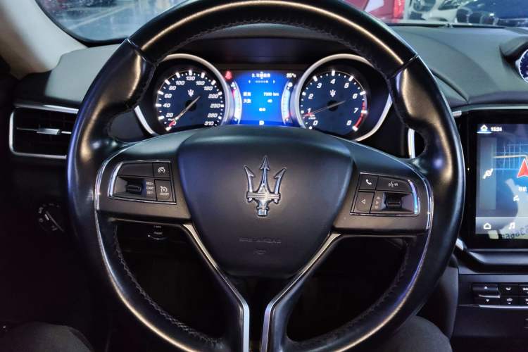Used Maserati Ghibli 2014 3.0T Standard Edition Steering Wheel