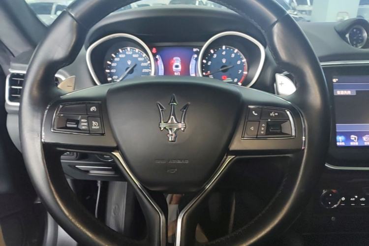 Used Maserati Ghibli 2014 3.0T Standard Edition Steering Wheel