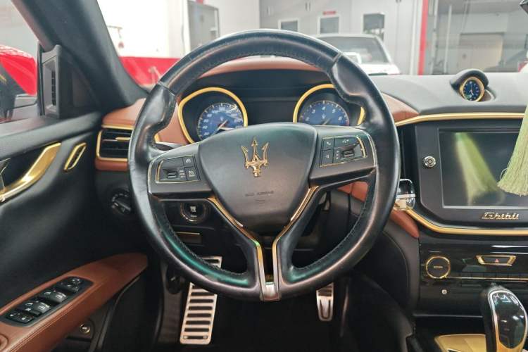 Used Maserati Ghibli 2014 3.0T S Steering Wheel