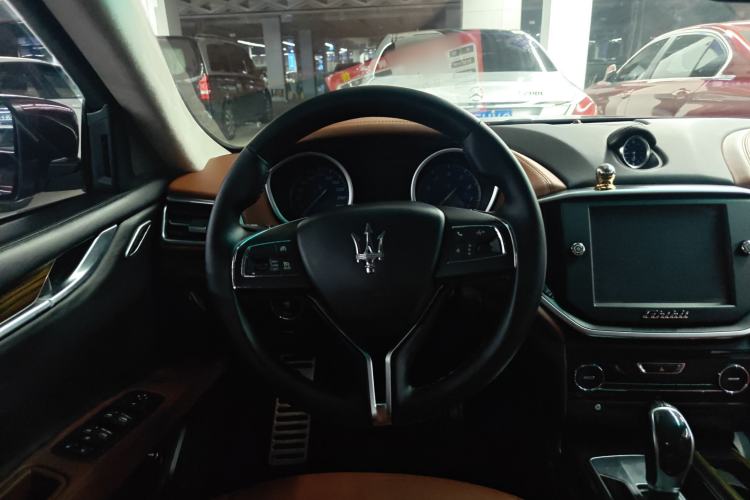 Used Maserati Ghibli 2014 3.0T Standard Edition Steering Wheel