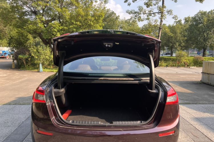 Used Maserati Ghibli 2014 3.0T Standard Edition Trunk