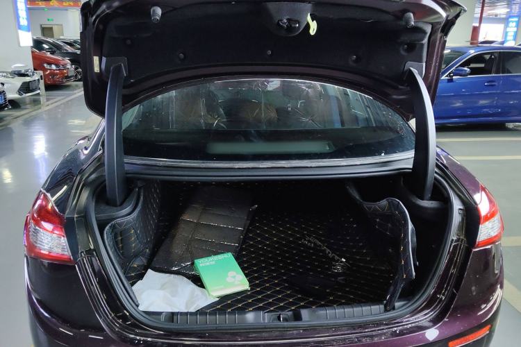 Used Maserati Ghibli 2014 3.0T Standard Edition Trunk