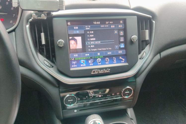 Used Maserati Ghibli 2014 3.0T Standard Edition Audio And AC Panel