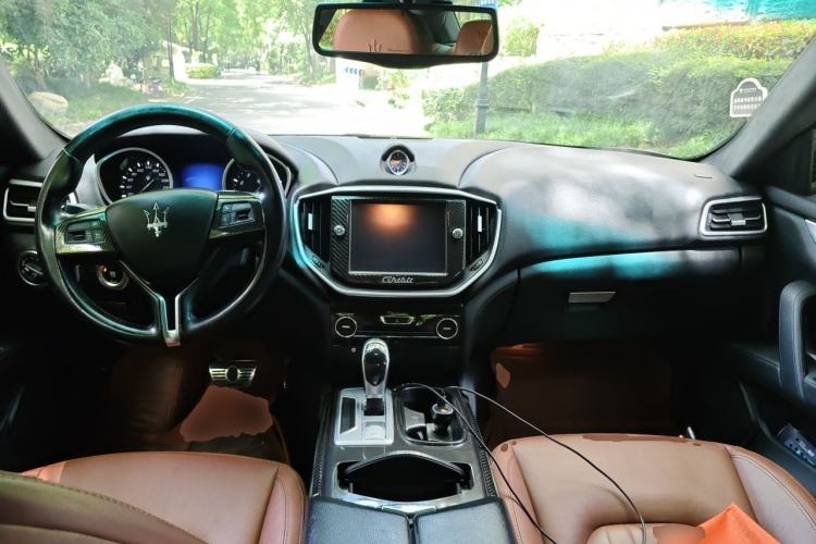 Used Maserati Ghibli 2014 3.0T Standard Edition Center Console
