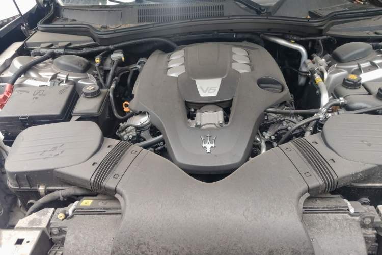 Used Maserati Ghibli 2014 3.0T Standard Edition Engine Bay
