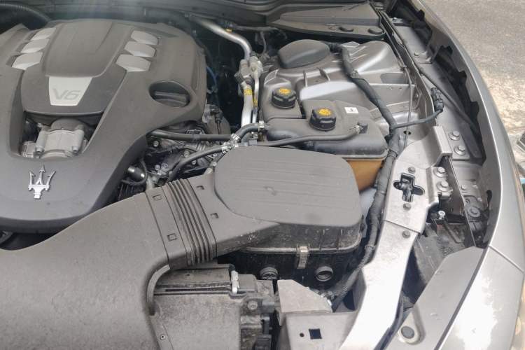 Used Maserati Ghibli 2014 3.0T Standard Edition Engine Bay Left