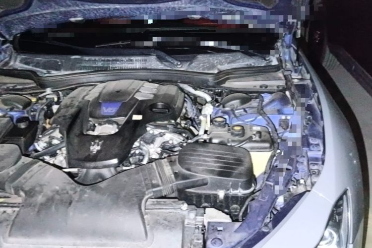 Used Maserati Ghibli 2014 3.0T S Q4 Engine Bay Left