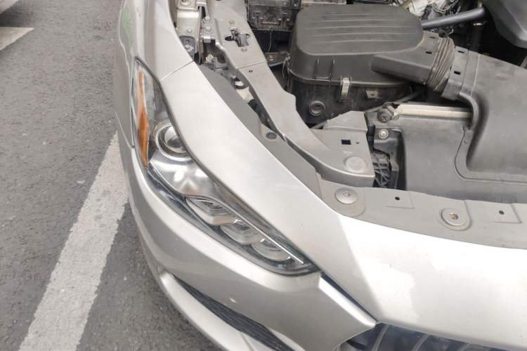 Used Maserati Ghibli 2014 3.0T Standard Edition Engine Bay Right