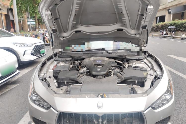Used Maserati Ghibli 2014 3.0T Standard Edition Engine Bay