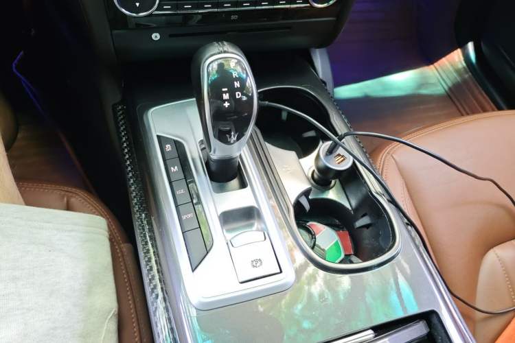 Used Maserati Ghibli 2014 3.0T Standard Edition Gear Lever