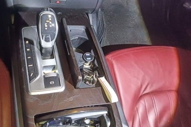 Used Maserati Ghibli 2014 3.0T S Q4 Gear Lever