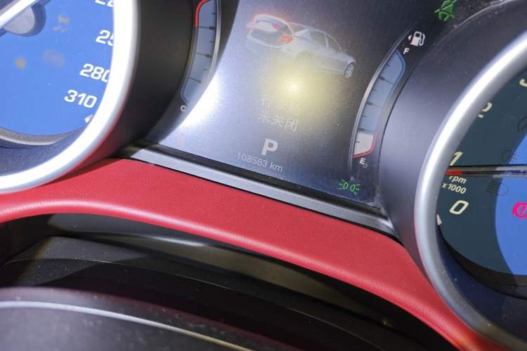 Used Maserati Ghibli 2014 3.0T Standard Edition Odometer Close Up