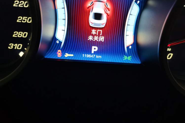 Used Maserati Ghibli 2014 3.0T Standard Edition Odometer Close Up