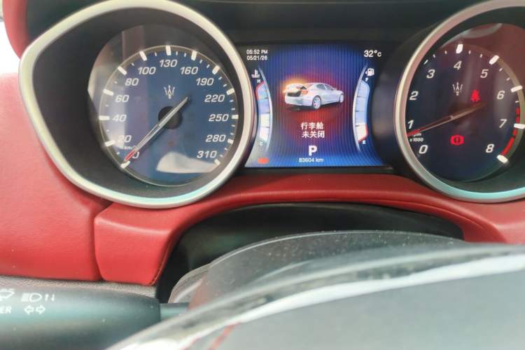 Used Maserati Ghibli 2014 3.0T Standard Edition Odometer Close Up