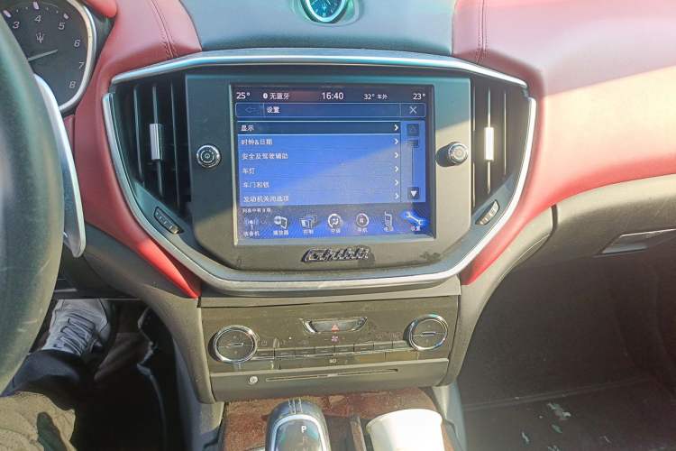 Used Maserati Ghibli 2014 3.0T Standard Edition Audio And AC Panel