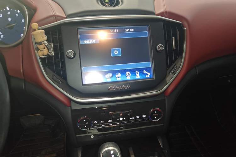 Used Maserati Ghibli 2014 3.0T Standard Edition Audio And AC Panel