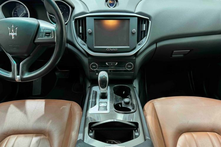 Used Maserati Ghibli 2014 3.0T Standard Edition Audio And AC Panel