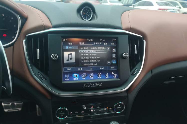 Used Maserati Ghibli 2014 3.0T Standard Edition Audio And AC Panel