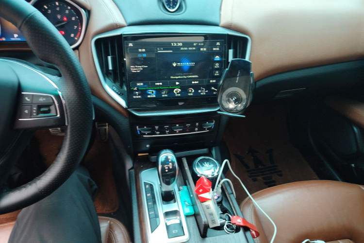 Used Maserati Ghibli 2014 3.0T S Q4 Audio And AC Panel