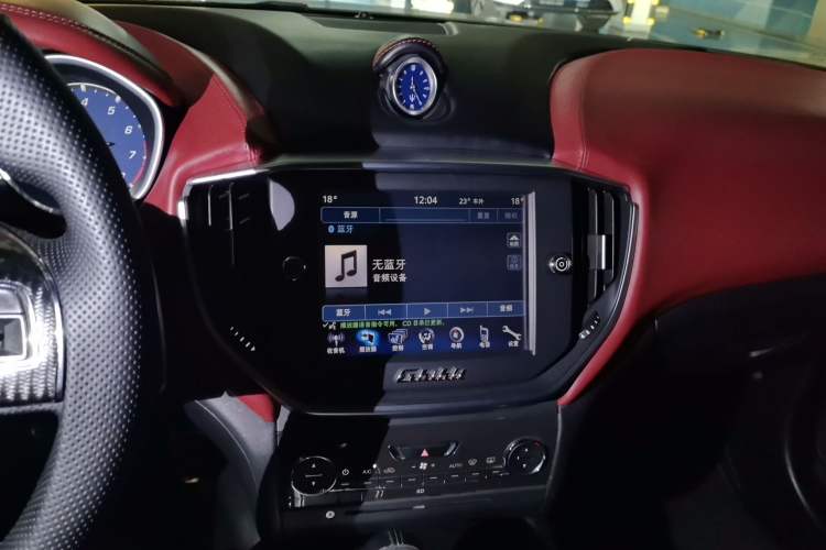 Used Maserati Ghibli 2014 3.0T S Q4 Audio And AC Panel
