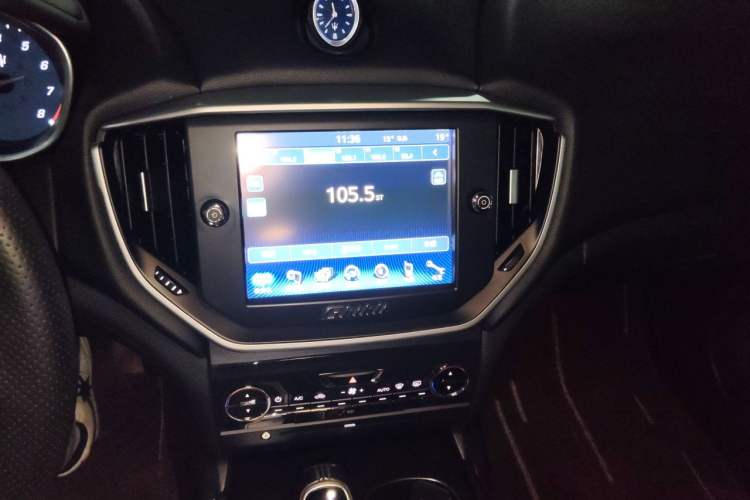 Used Maserati Ghibli 2014 3.0T Standard Edition Audio And AC Panel