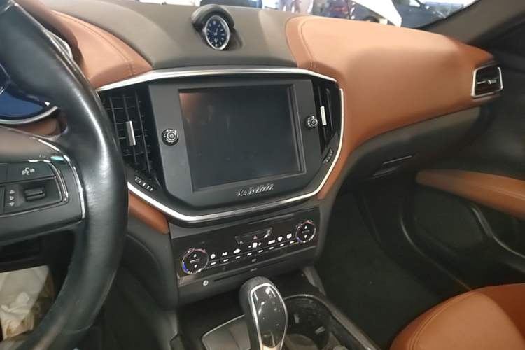 Used Maserati Ghibli 2014 3.0T Standard Edition Audio And AC Panel