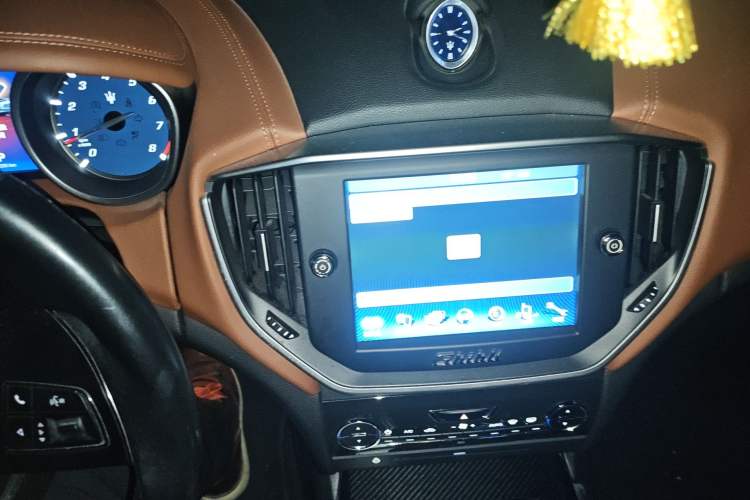 Used Maserati Ghibli 2014 3.0T Standard Edition Audio And AC Panel