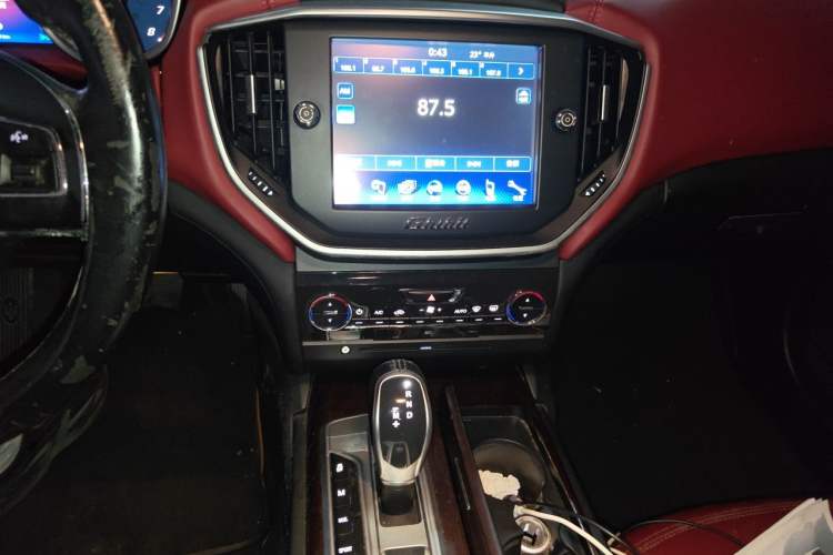 Used Maserati Ghibli 2014 3.0T Standard Edition Audio And AC Panel