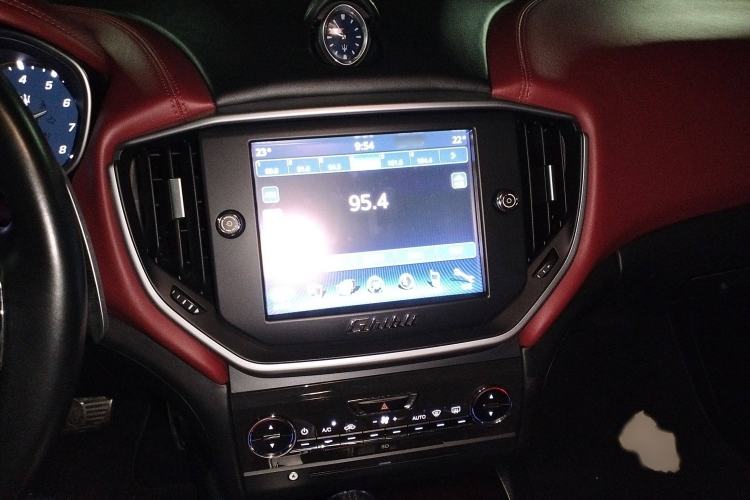 Used Maserati Ghibli 2014 3.0T Standard Edition Audio And AC Panel