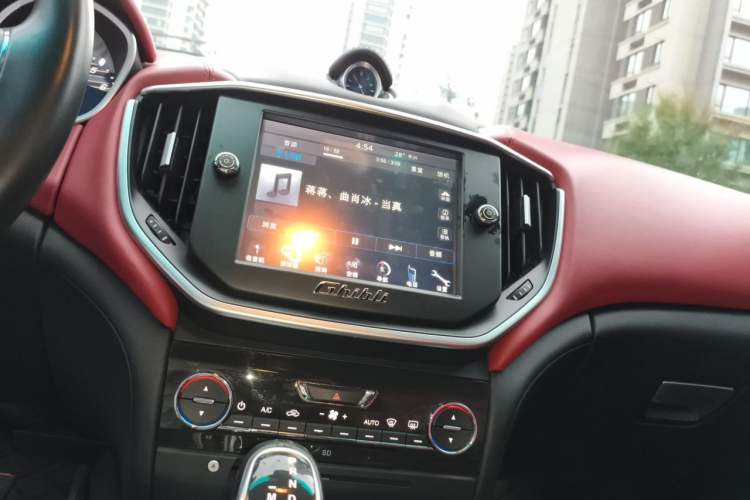 Used Maserati Ghibli 2014 3.0T Standard Edition Audio And AC Panel