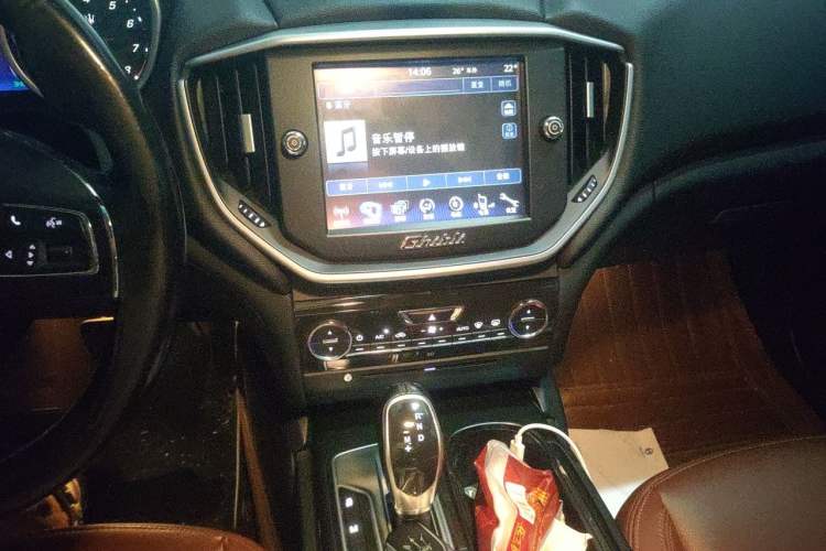 Used Maserati Ghibli 2014 3.0T Standard Edition Audio And AC Panel