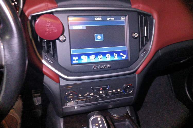 Used Maserati Ghibli 2014 3.0T Standard Edition Audio And AC Panel