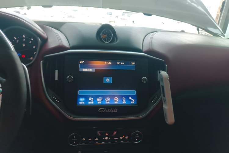 Used Maserati Ghibli 2014 3.0T Standard Edition Audio And AC Panel