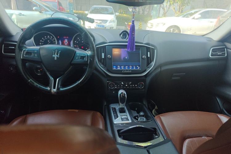 Used Maserati Ghibli 2014 3.0T Standard Edition Center Console
